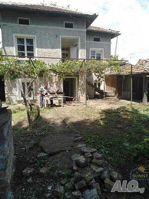 Двуетажна къща в с. Михалци 2 - storey 120 sq. m. built-up area 2000 sq. m. courtyard | Houses / Villas | Mihaltsi