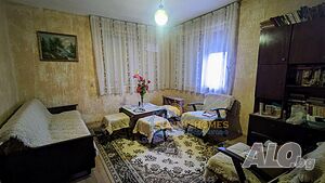 Масивна поддържана къща в с. Джулюница - реновиран покрив, готова за живеене 1 - storey 100 sq. m. built-up area 700 sq. m. courtyard | Houses / Villas | Dzhulyunitsa