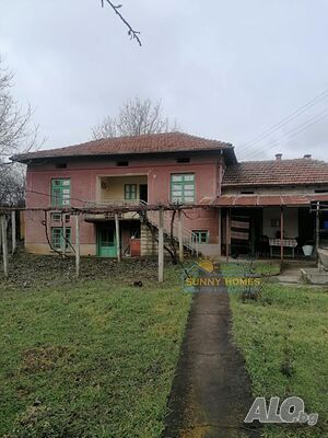 Двуетажна къща в с. Долна Липница 2 - storey 250 sq. m. built-up area 1600 sq. m. courtyard | Houses / Villas | Dolna Lipnitsa