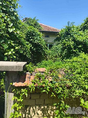 Стара къща в с. Бяла река 2 - storey 80 sq. m. built-up area 1000 sq. m. courtyard | Houses / Villas | Byala reka