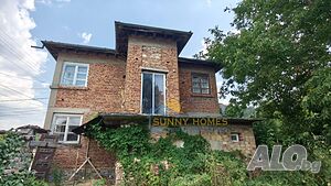 Двуетажна тухлена къща в Златарица 2 - storey 92 sq. m. built-up area 464 sq. m. courtyard | Houses / Villas | Zlataritsa