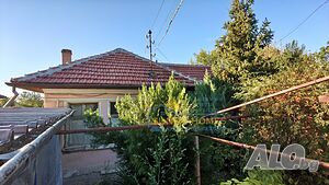 Къща 128 кв.м., двор 1 дка и пълноводен кладенец в с. Поликраище 1 - storey 128 sq. m. built-up area 1012 sq. m. courtyard | Houses / Villas | Polikraishte