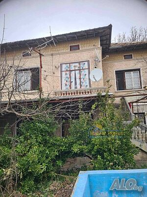 Двуетажна къща с басейн в с. Михалци 2 - storey 100 sq. m. built-up area 1400 sq. m. courtyard | Houses / Villas | Mihaltsi