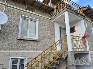 Здрава къща, с кладенец и гараж 2 - storey 120 sq. m. built-up area 700 sq. m. courtyard | Houses / Villas | Vishovgrad