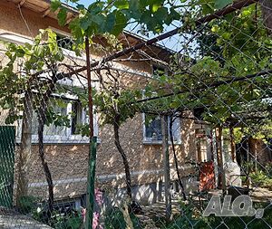 Реновирана къща, с. Добромирка 2 - storey 120 sq. m. built-up area 480 sq. m. courtyard | Houses / Villas | Dobromirka
