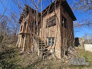 Къща с голям двор с. Патреш 2 - storey 80 sq. m. built-up area 2360 sq. m. courtyard | Houses / Villas | Patresh