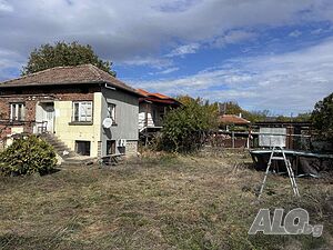Тухлена къща с. Лесичери 2 - storey 120 sq. m. built-up area 760 sq. m. courtyard | Houses / Villas | Lesicheri
