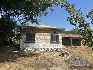 Къща в село Веселиново 1 - storey 69 sq. m. built-up area 1014 sq. m. courtyard | Houses / Villas | Veselinovo