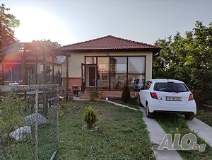 Продава се къща 1 - storey 80 sq. m. built-up area 430 sq. m. courtyard | Houses / Villas | Patalenitsa