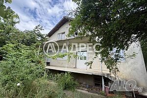 Нова къща в центъра 2 - storey 200 sq. m. built-up area 990 sq. m. courtyard | Houses / Villas | Kovachite