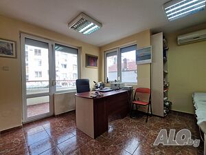 Помещение, Център, 45 кв.м., ет. 2/7, обзаведен Office Medical office Beauty salon Other 45 sq. m. Second Floor | Shops, Offices | Center Ruse