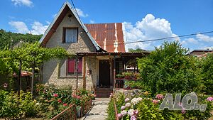 Къща с двор в с. Дебръщица 1 - storey 31 sq. m. built-up area 476 sq. m. courtyard | Houses / Villas | Debrashtitsa