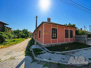 Къща с двор в центъра на село Мененкьово 1 - storey 70 sq. m. built-up area 1140 sq. m. courtyard | Houses / Villas | Menenkyovo