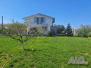 Собственик продава масивна къща 2 - storey 110 sq. m. built-up area 1112 sq. m. courtyard | Houses / Villas | Trakia