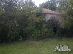 Продавам имот от 11 дка и сграда с РЗП 806 кв.м., в с. Метличина 2 - storey 806 sq. m. built-up area 11000 sq. m. courtyard | Houses / Villas | Metlichina