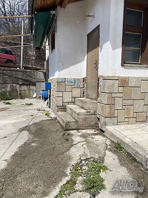 Отдава под наем автоцентър /гумаджийница/ гр. Смолян Car service 54 sq. m. | Warehouses, industrial and agricultural properties | Kaptazha Smolyan