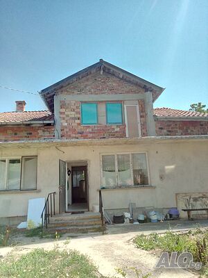 Продавам имот с две къщи в Село светлина 2 - storey 200 sq. m. built-up area 915 sq. m. courtyard | Houses / Villas | Svetlina