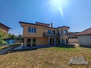 Къща с двор - гр. Септември 3 - storey 492 sq. m. built-up area 1000 sq. m. courtyard | Houses / Villas | Septemvri