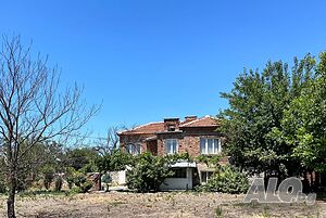 Продавам къща в село Зетьово област Стара Загора 2 - storey 56 sq. m. built-up area 1200 sq. m. courtyard | Houses / Villas | Zetyovo