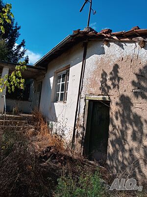 Продавам къща в село Ловец и село Борово 1 - storey 50 sq. m. built-up area 3000 sq. m. courtyard | Houses / Villas | Lovets