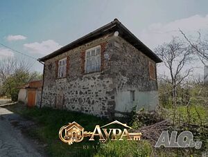 Двуетажна къща с просторен двор - отлична инвестиция в с. Горски извор 2 - storey 140 sq. m. built-up area | Houses / Villas | Gorski izvor
