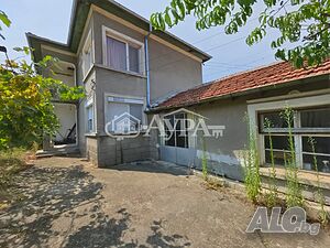 ЕКСКЛУЗИВНО Двуетажна масивна къща село Царева поляна 2 - storey 170 sq. m. built-up area 898 sq. m. courtyard | Houses / Villas | Tsareva polyana
