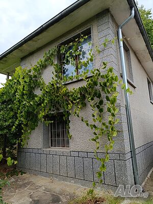 Масивна двуетажна къща, с. Дъбовица 2 - storey 110 sq. m. built-up area 1000 sq. m. courtyard | Houses / Villas | Dabovitsa