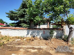 Масивна едноетажна къща 1 - storey 70 sq. m. built-up area 500 sq. m. courtyard | Houses / Villas | Център Blatnitsa