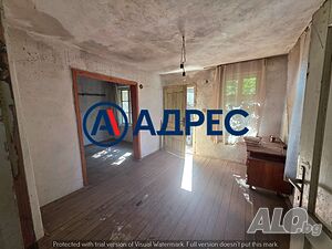 Масивна къща с просторен двор в с. Стоб! 2 - storey 200 sq. m. built-up area 750 sq. m. courtyard | Houses / Villas | Stob