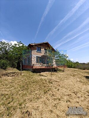Къща в с. Лобош 2 - storey 90 sq. m. built-up area 800 sq. m. courtyard | Houses / Villas | Lobosh