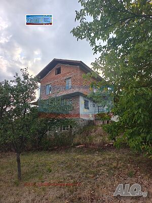 Къща в с. Лобош 157 м² и двор 990 м² 3 - storey 157 sq. m. built-up area 990 sq. m. courtyard | Houses / Villas | Lobosh