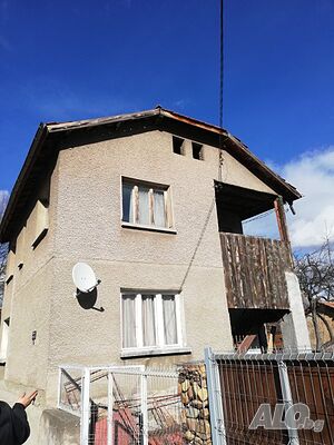 Къща в с, Студена 2 - storey 170 sq. m. built-up area 508 sq. m. courtyard | Houses / Villas | Studena