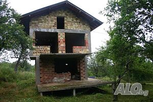 Масивна вила в с. Калище 2 - storey 70 sq. m. built-up area 400 sq. m. courtyard | Houses / Villas | Kalishte