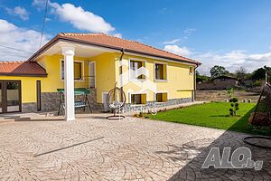 Луксозен имот в с. Старосел 2 - storey 100 sq. m. built-up area 830 sq. m. courtyard | Houses / Villas | Starosel