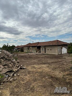 къща в Страхилово 2 - storey 80 sq. m. built-up area 3850 sq. m. courtyard | Houses / Villas | Strahilovo