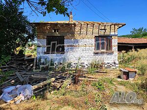 Къща за ремонт с атрактивна локация в район с много чист въздух 1 - storey 92 sq. m. built-up area | Houses / Villas | Veselinovo