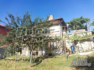 Самостоятелна двуетажна къща с двор в гр. Върбица 2 - storey 160 sq. m. built-up area | Houses / Villas | Varbitsa