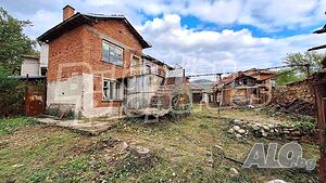Двуетажна къща с двор и панорамна гледка към Средна гора 2 - storey 70 sq. m. built-up area | Houses / Villas | Rozovets