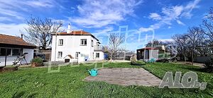 Реновирана двуетажна къща с двор в с. Светлина 2 - storey 212 sq. m. built-up area | Houses / Villas | Svetlina