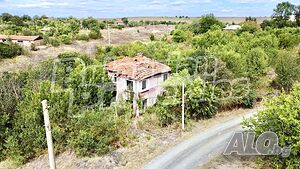 Стара къща с голям двор в с. Зорница, общ. Средец 2 - storey 112 sq. m. built-up area | Houses / Villas | Zornitsa