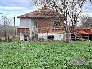 Двуетажна масивна къща с голям двор в с. Маломирово 2 - storey 124 sq. m. built-up area | Houses / Villas | Malomirovo