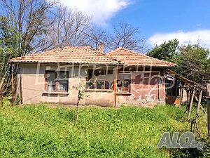 Слънчева селска къща с двор, кладенец и панорамна гледка 1 - storey 70 sq. m. built-up area | Houses / Villas | Strelets