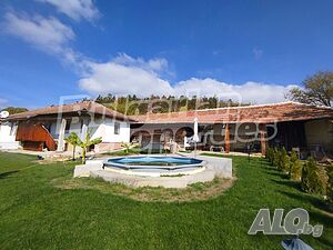 Реновирана едноетажна къща с басейн, голям двор и панорамна гледка 1 - storey 134 sq. m. built-up area | Houses / Villas | Strelets