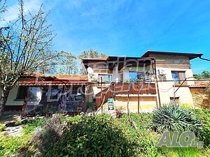 Голям имот с две къщи и 5500 кв.м двор близо до Велико Търново 2 - storey 200 sq. m. built-up area | Houses / Villas | Paskalevets