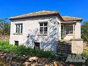Едноетажна къща с голям двор в с. Искра 1 - storey 63 sq. m. built-up area | Houses / Villas | Iskra