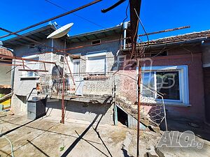 Едноетажна къща с двор и гараж в село Караисен 1 - storey 100 sq. m. built-up area | Houses / Villas | Karaisen