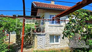 Поддържана двуетажна къща с голям двор на 15 км от Добрич 2 - storey 120 sq. m. built-up area | Houses / Villas | Stozher