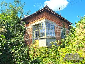 Имот сред природата в долината на река Черни Лом 1 - storey 100 sq. m. built-up area | Houses / Villas | Ostritsa