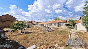 Едноетажна къща с голям двор в с. Старосел 1 - storey 60 sq. m. built-up area | Houses / Villas | Starosel