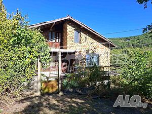Двуетажна къща с двор и лозе в село Средня 2 - storey 72 sq. m. built-up area | Houses / Villas | Srednya
